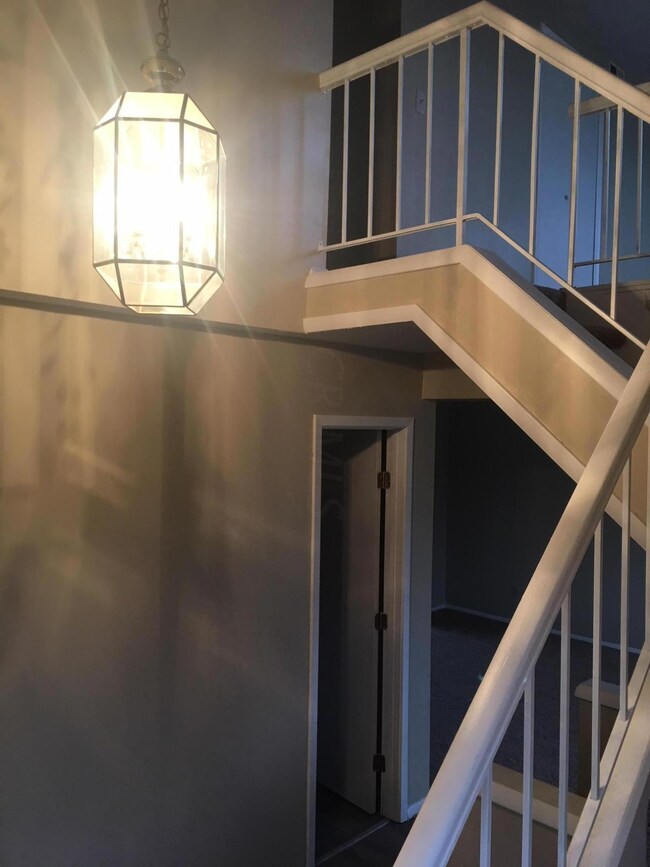 6148 Baskerville Dr, Columbus, OH 43213 - photo 2