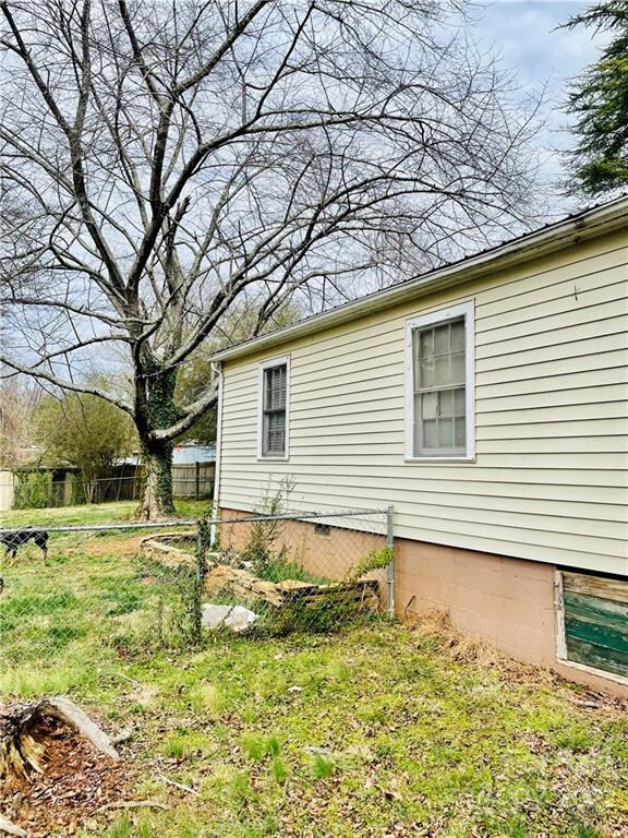 701 Woods Dr, Statesville, NC 28677 - photo 6