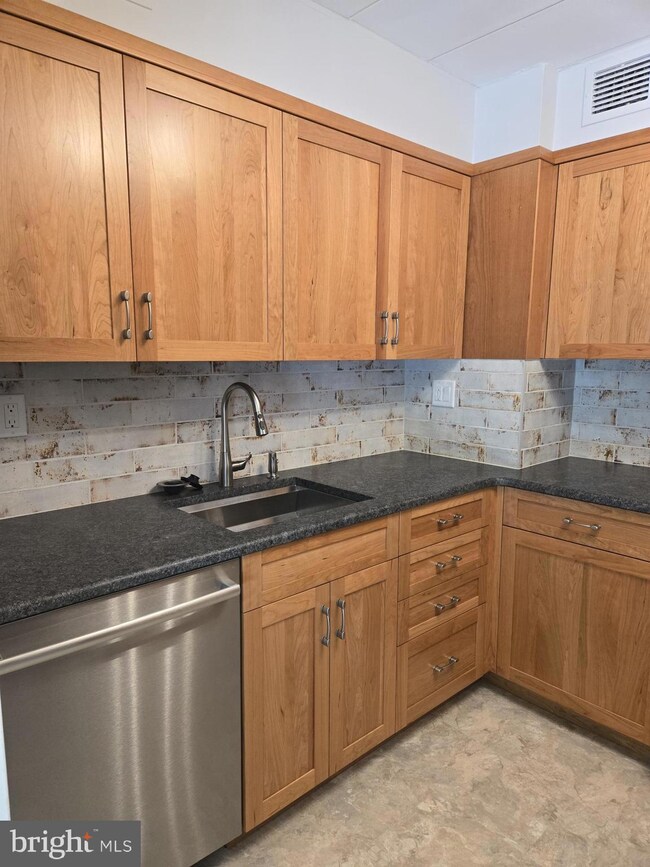 2302 Riddle Ave unit B108, Wilmington, DE 19806 - photo 5