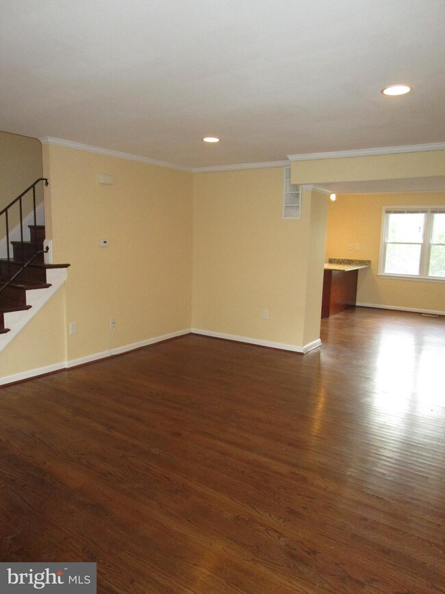 8247 Imperial Dr, Laurel, MD 20708 - photo 4