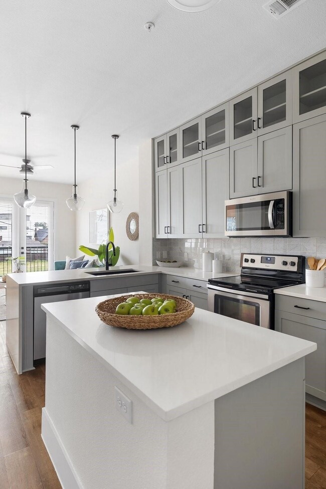 1508 Blodgett St unit 407, Houston, TX 77004 - photo 3