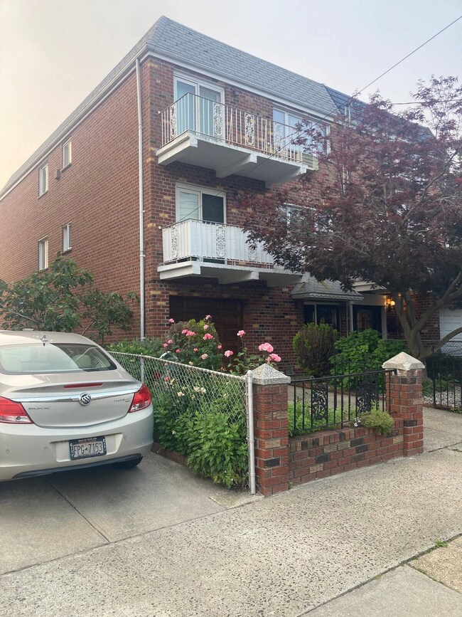 68-09 58th Rd, Flushing, NY 11378 - photo 2