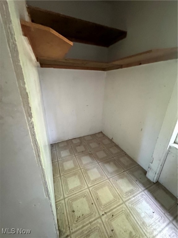 2221 E 76th St, Cleveland, OH 44103 - photo 5