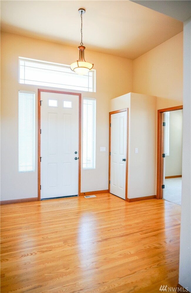 1008 Ross Ave NW, Orting, WA 98360 - photo 2