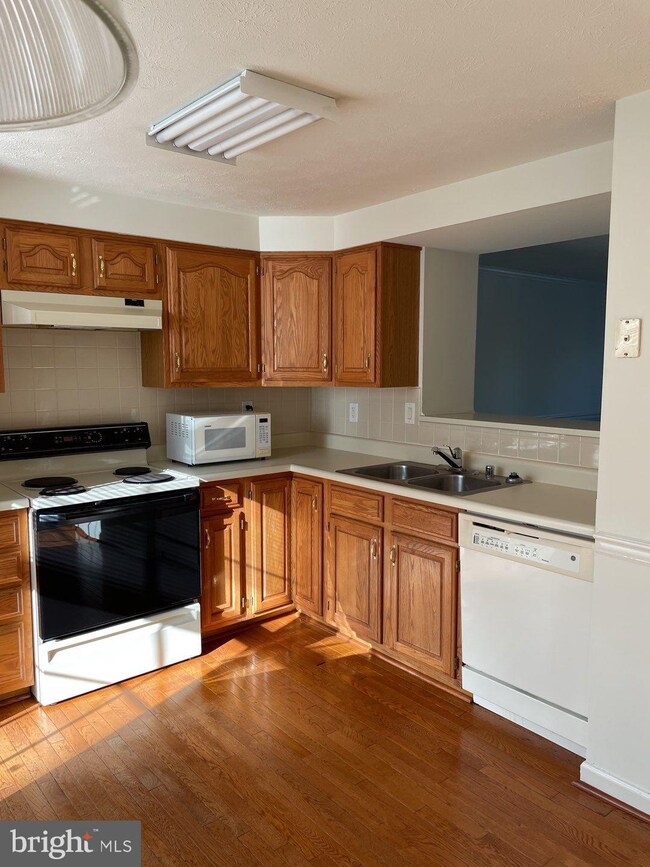 7851 Paddock Way, Windsor Mill, MD 21244 - photo 5