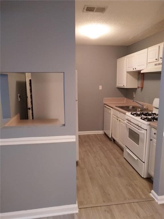 1212 Utoy Springs Rd SW unit 30, Atlanta, GA 30331 - photo 2