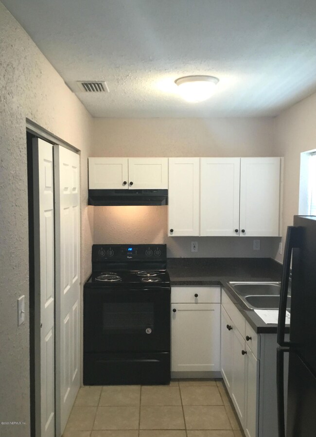 8222 Hare Ave, Jacksonville, FL 32211 - photo 3