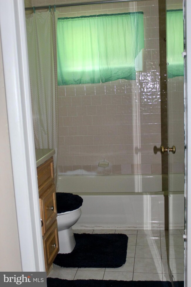 6218 Mcclean Blvd, Baltimore, MD 21214 - photo 4