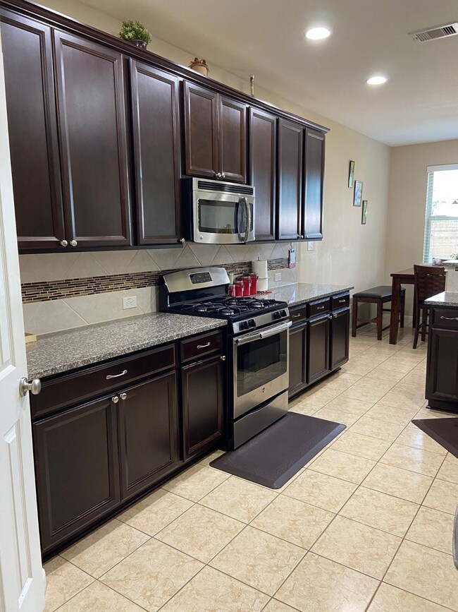 27607 Huggins Crest Ct, Fulshear, TX 77441 - photo 7