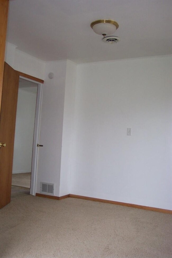 9939 Kreitzburg St, Dyer, IN 46311 - photo 7