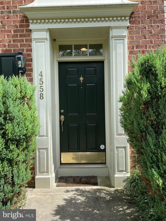 4558 Hidden Stream Ct, Owings Mills, MD 21117 - photo 2