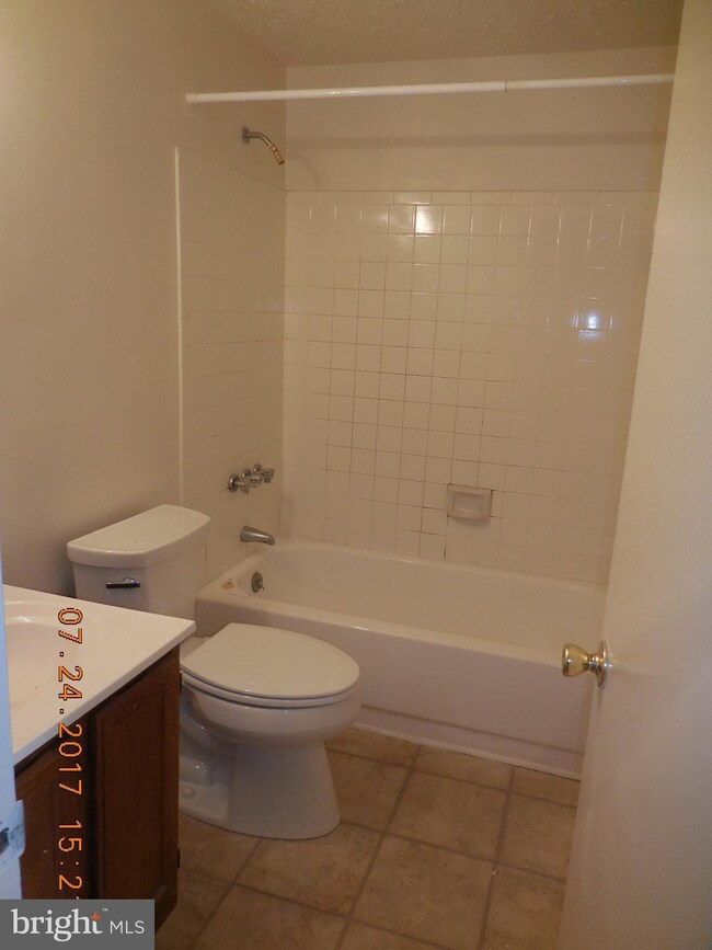 7215 Sheila Turn, Clinton, MD 20735 - photo 4