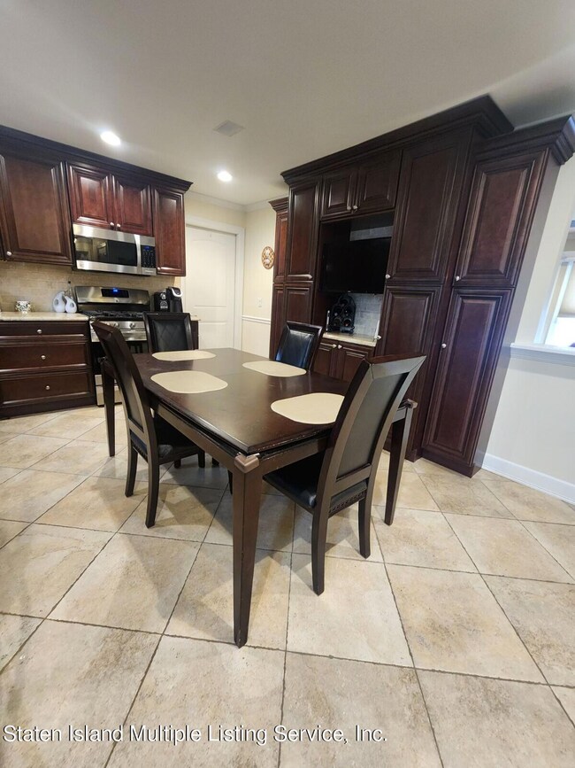 218 Montreal Ave, Staten Island, NY 10306 - photo 2