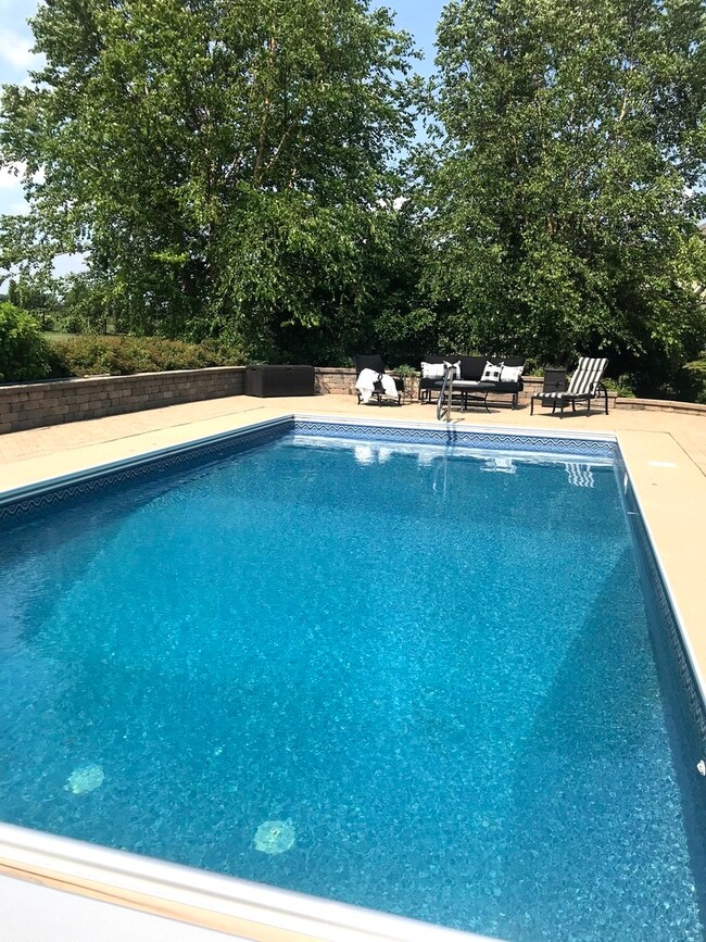 4695 Waa-Kee-sha Dr, Oswego, IL 60543 - photo 2