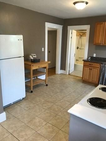 107 Lincoln St unit 2, Hudson, MA 01749 - photo 3