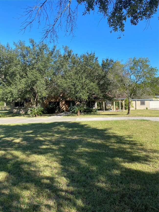 21116 Cypress Rosehill Rd, Tomball, TX 77377 - photo 3