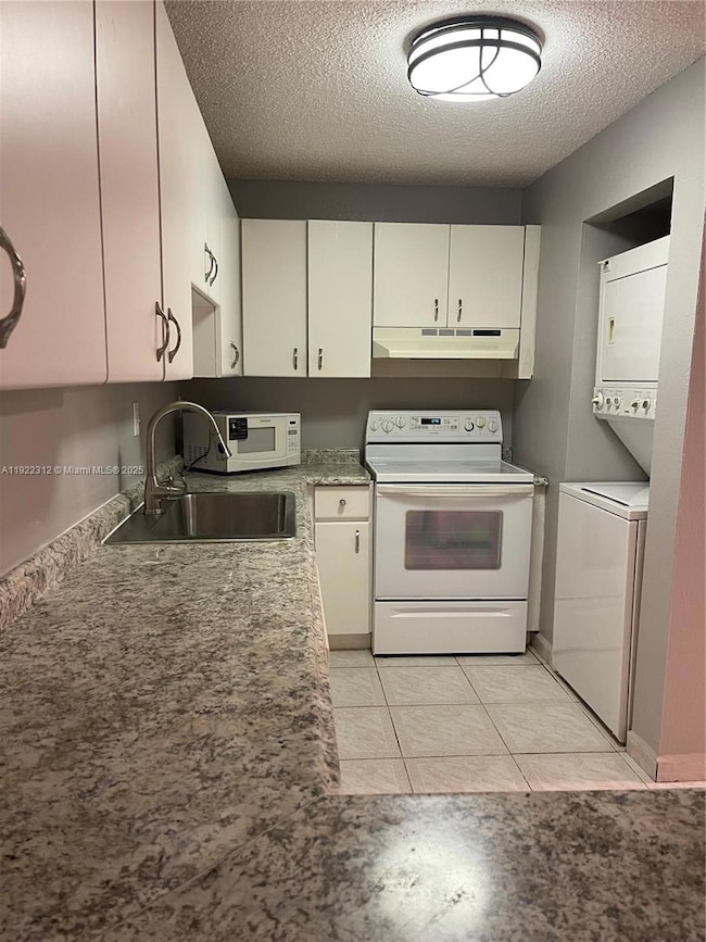 Samari Lake unit 2424, Hialeah, FL 33016 - photo 2