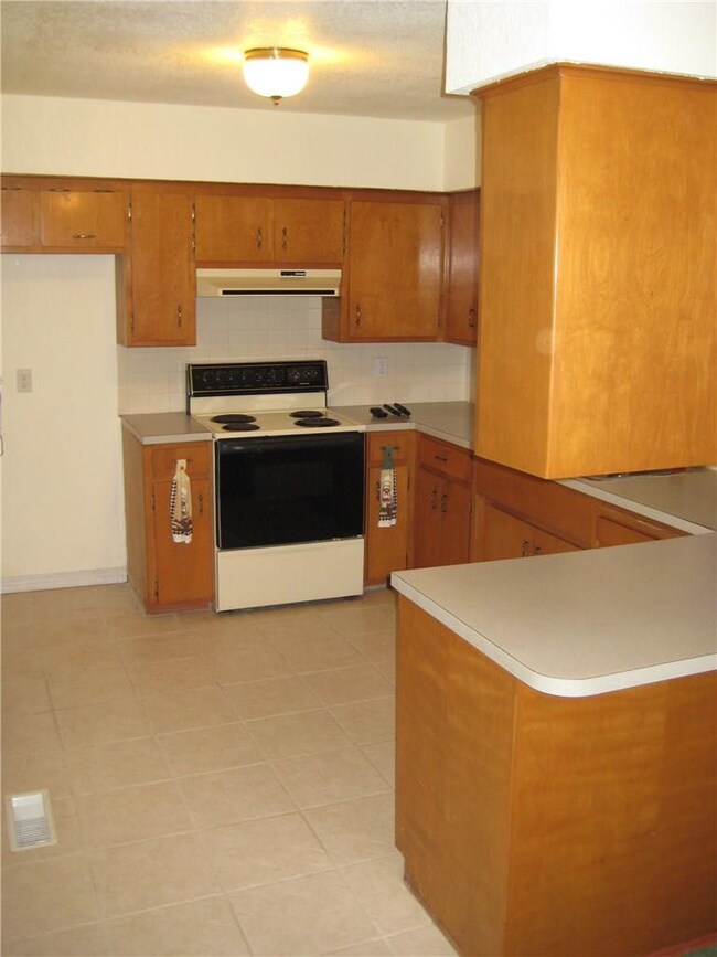 1209 NW 3rd St, Bentonville, AR 72712 - photo 6