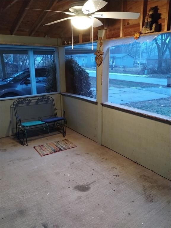 206 W Plum St, Raymore, MO 64083 - photo 4