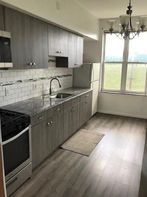 437 Gregory Ave unit 2, Weehawken, NJ 07086 - photo 3