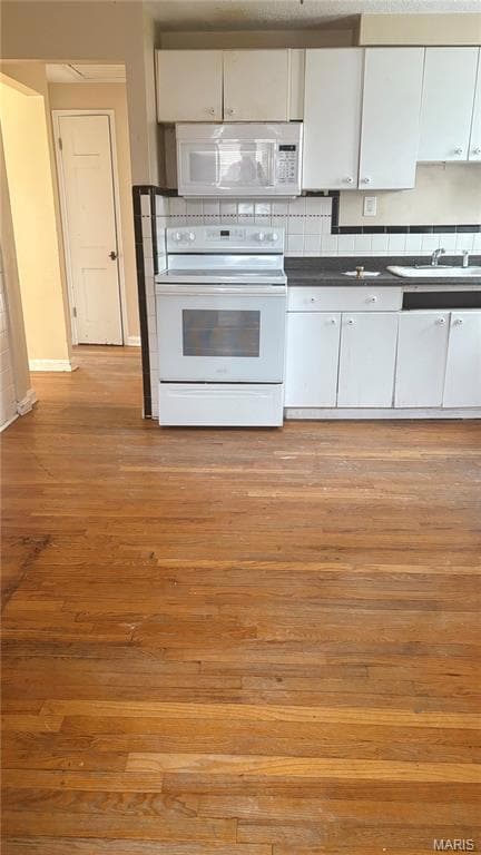 2032 Stillwater Dr, Saint Louis, MO 63114 - photo 3