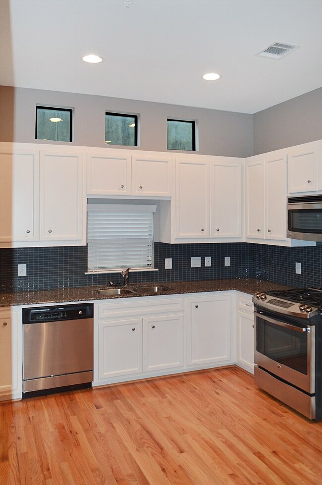 11315 S Main St unit 201, Houston, TX 77025 - photo 5