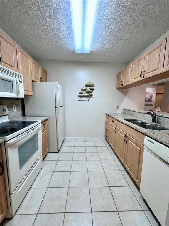 Renovated kitchen w/ granite countertops & refaced