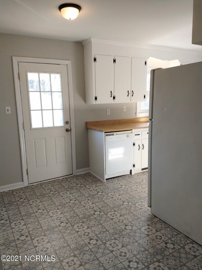 115 Dewitt St, Jacksonville, NC 28540 - photo 5