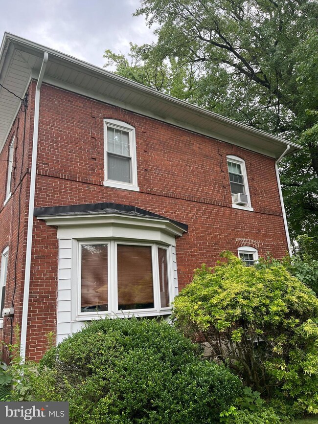 1031 Wayne Ave, Reading, PA 19610 - photo 3