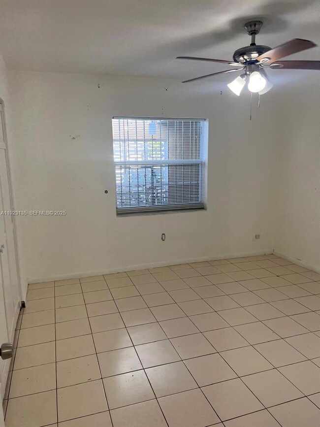 19130 SW 113th Place unit B, Miami, FL 33157 - photo 6