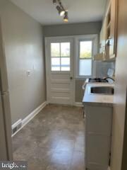 8429 Water Oak Rd, Parkville, MD 21234 - photo 6