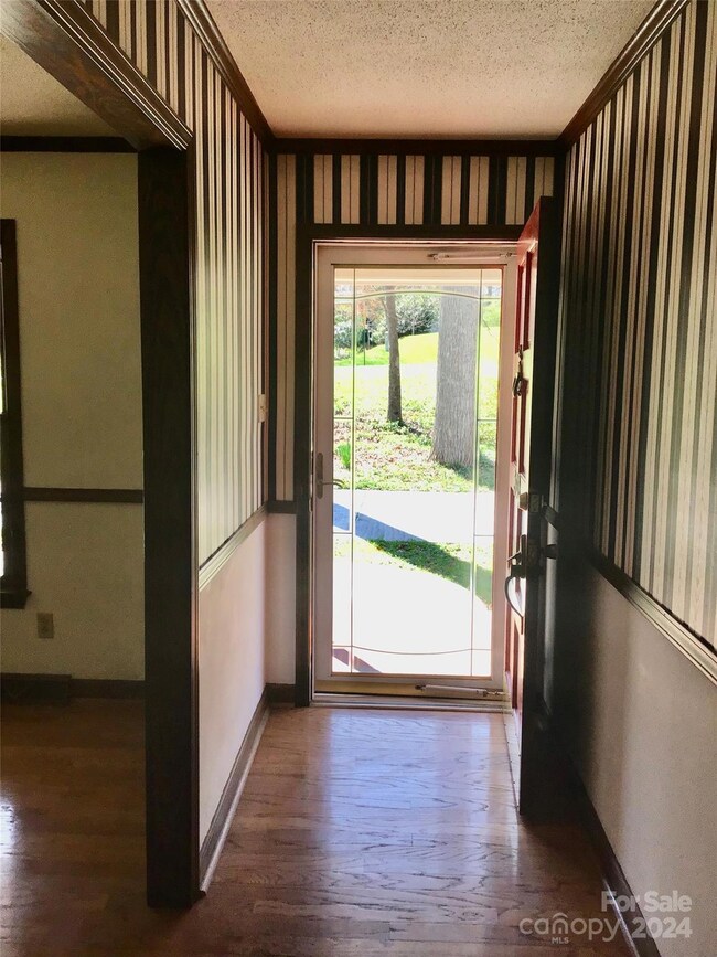 303 Brookmeade Dr, Statesville, NC 28625 - photo 3