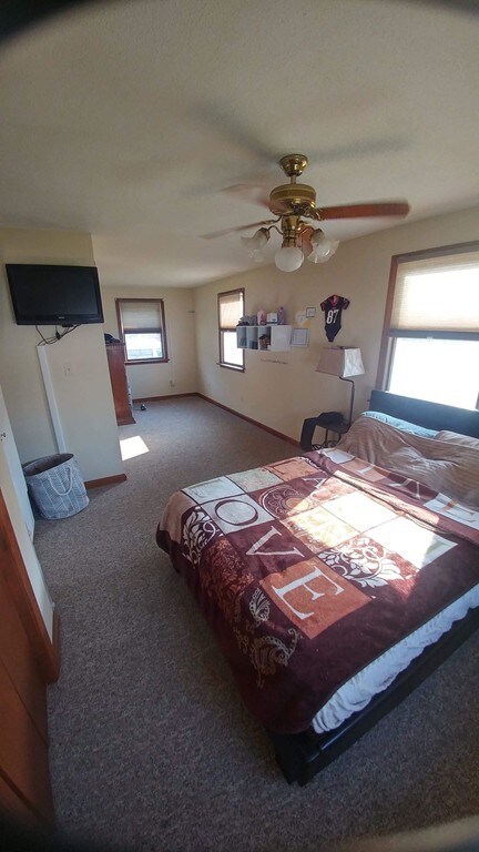 62 Clark St, Chicopee, MA 01013 - photo 5