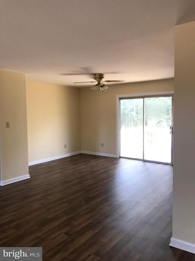 5246 Gordon Dr, King George, VA 22485 - photo 4