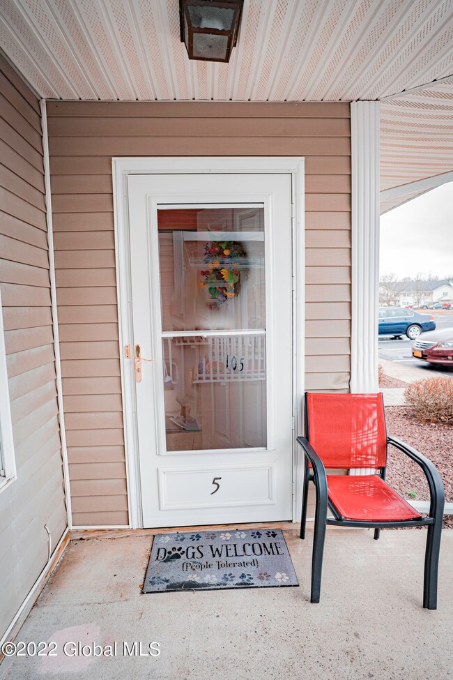 105 Cambridge Manor Dr, Schenectady, NY 12302 - photo 2