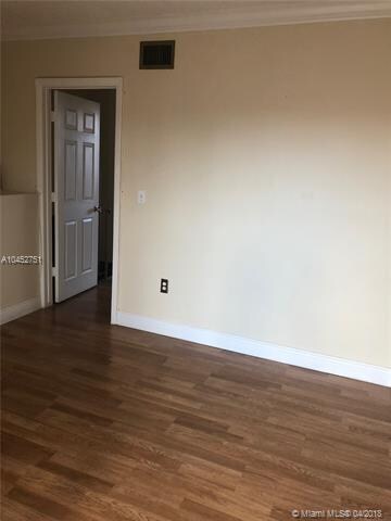 4415 W 10th Ln unit 14, Hialeah, FL 33012 - photo 4