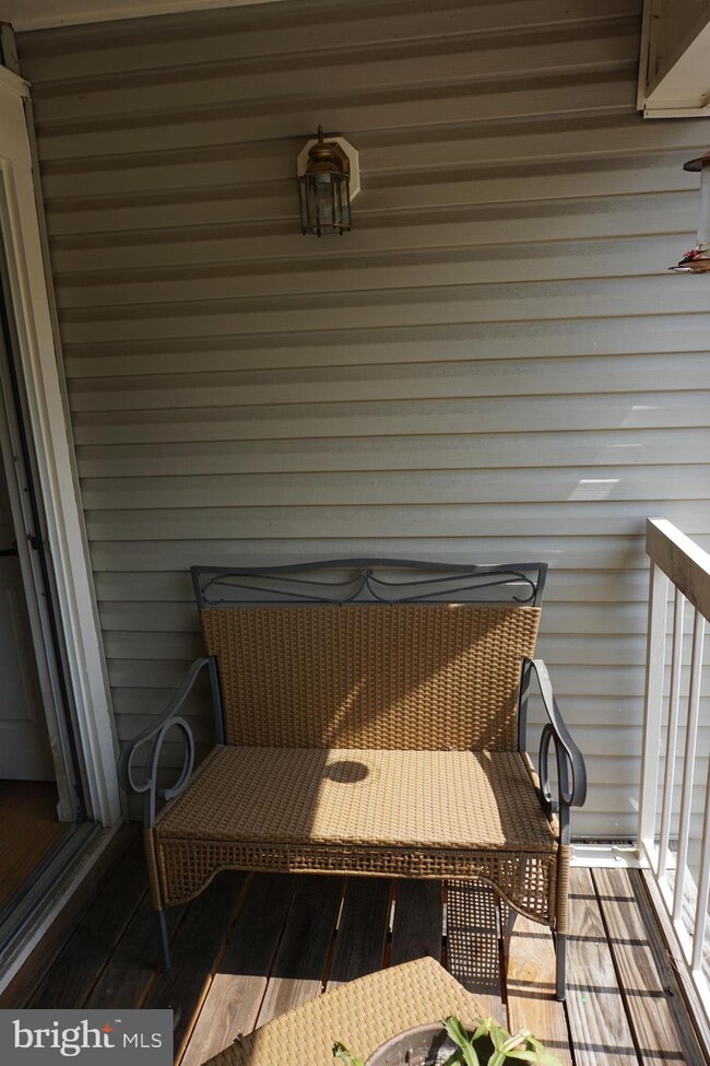 5835 Orchard Hill Ct, Clifton, VA 20124 - photo 4