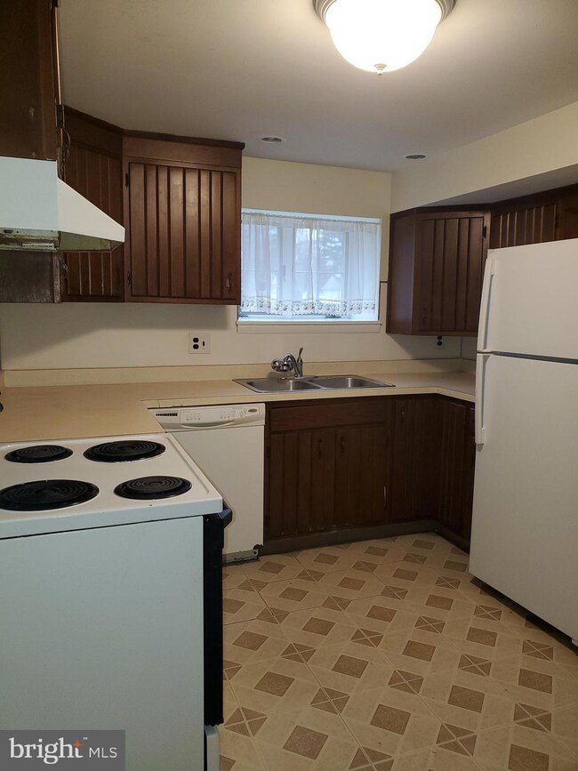 500 Tennis Ave, Ambler, PA 19002 - photo 2