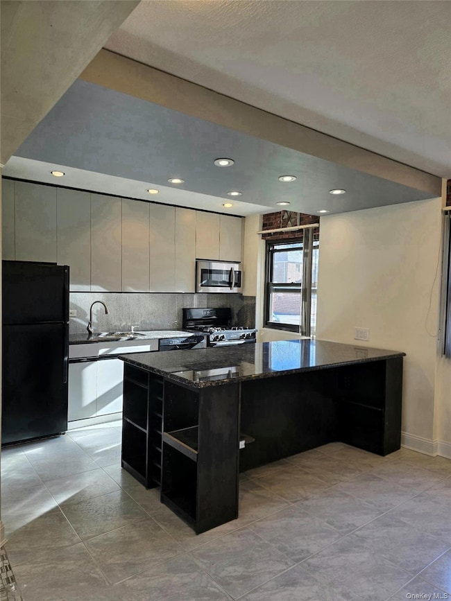 8606 155th Ave unit 4, Howard Beach, NY 11414 - photo 2