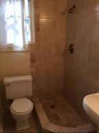 530 39th St unit Rear Efficiency, West Palm Beach, FL 33407 - photo 3