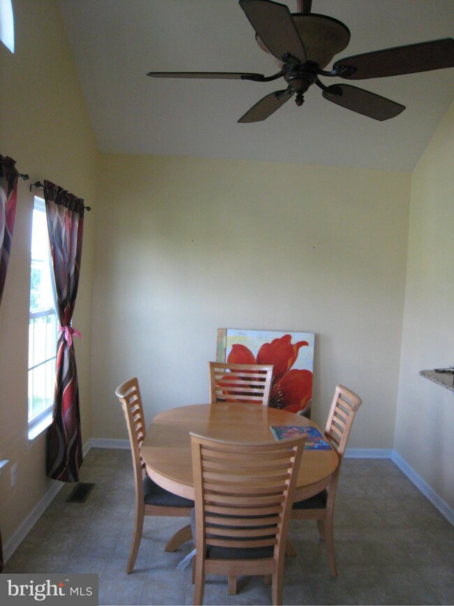 12502 Macintosh Ct, Fort Washington, MD 20744 - photo 6