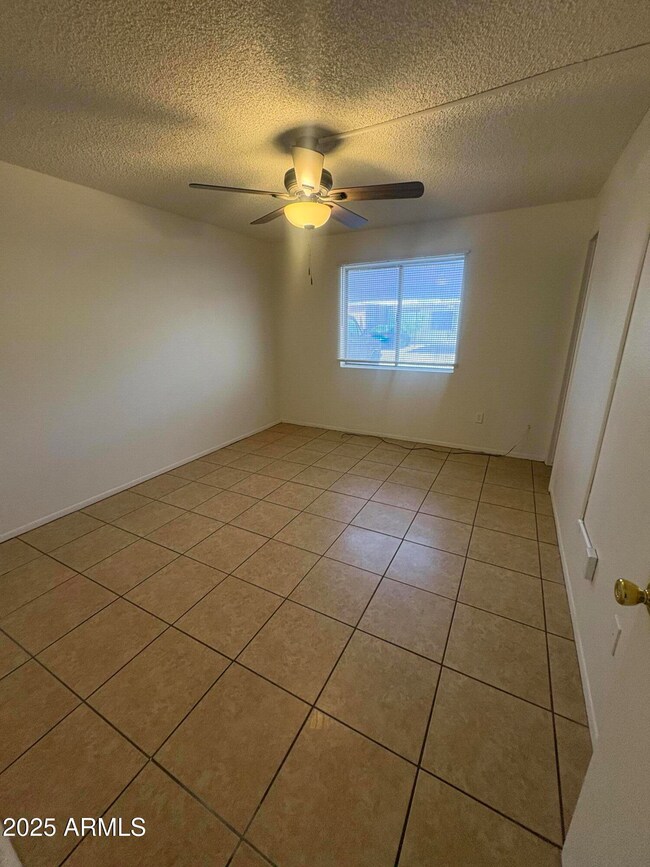 6605 N 46th Ln, Glendale, AZ 85301 - photo 5