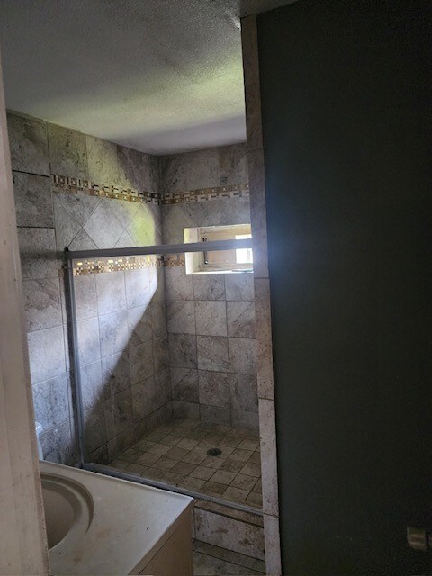 2007 Wavell St, Houston, TX 77088 - photo 6