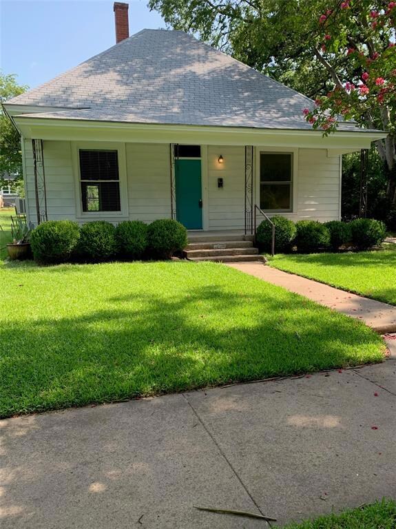 919 W Chestnut St, Denison, TX 75020 - photo 2