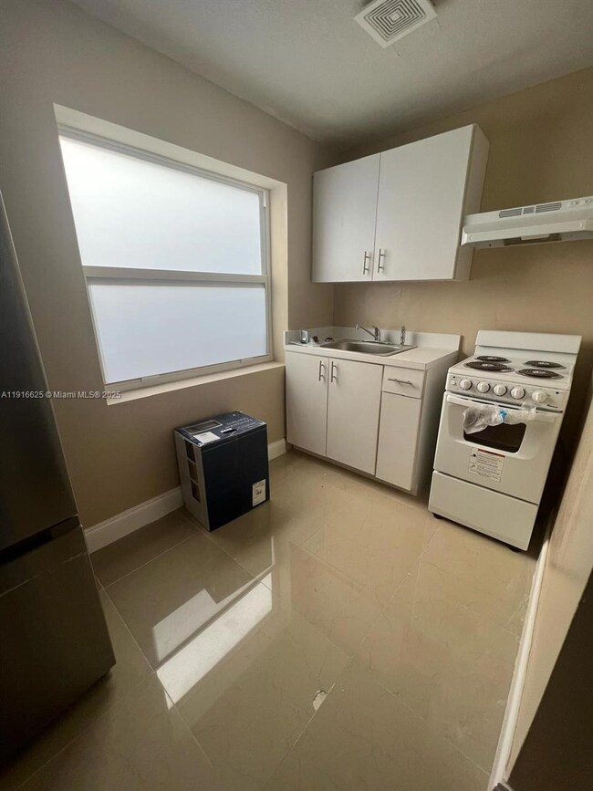 4121 SW 20th St unit 1, Fort Lauderdale, FL 33317 - photo 4