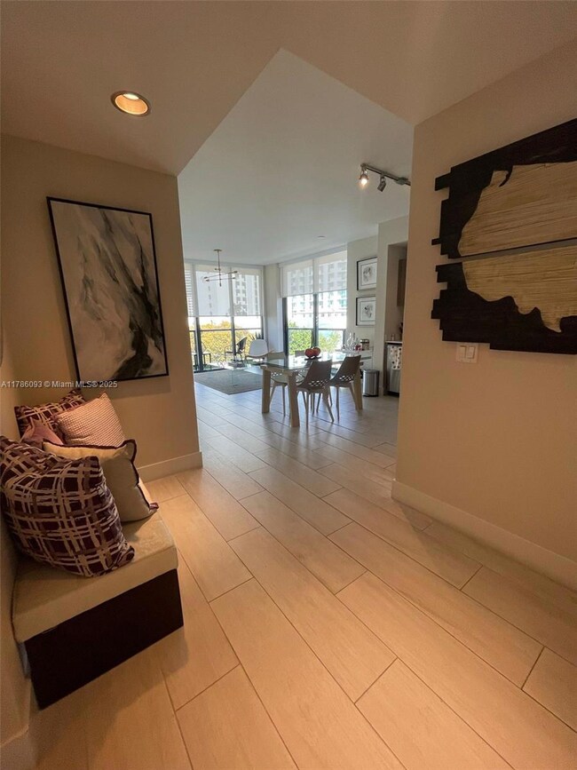 Cassa Brickell unit 607, Miami, FL 33129 - photo 2