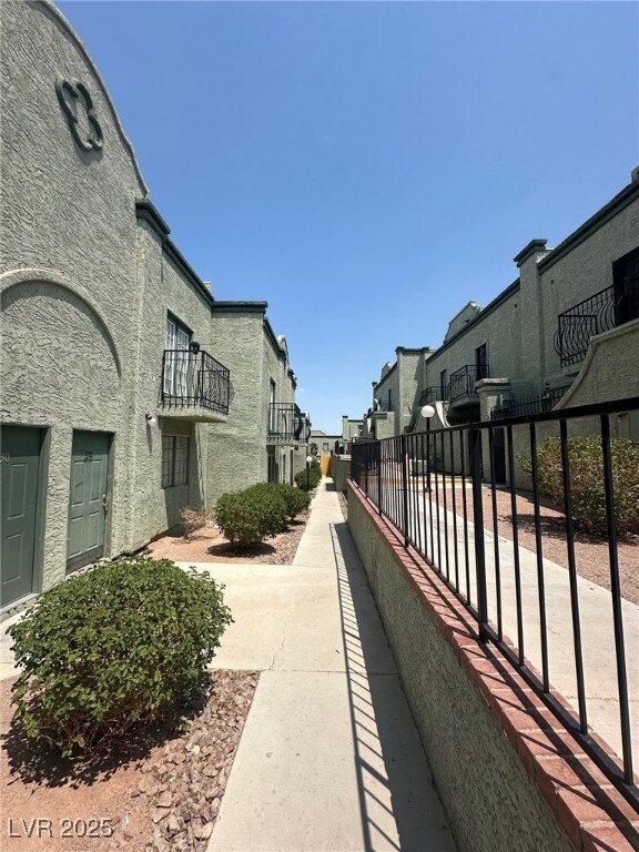Surrounding community featuring a residential view