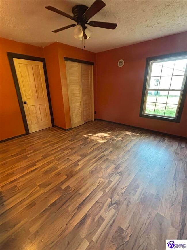 75 Roland St, Campbellsville, KY 42718 - photo 6