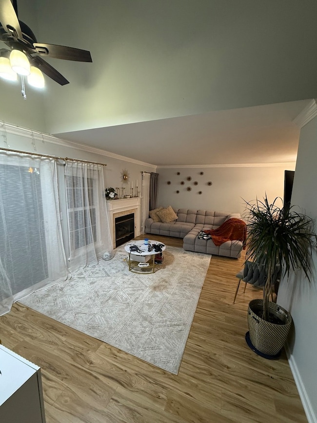 1063 Stillwater Rd unit 1063, Elgin, IL 60120 - photo 6