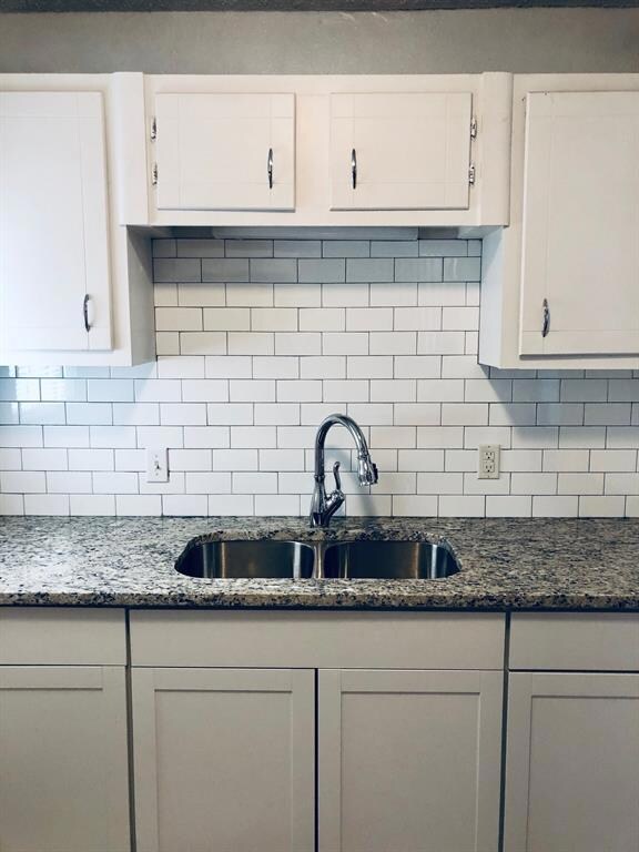 225 Harmon Rd, Hurst, TX 76053 - photo 5